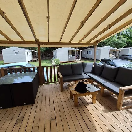 Mobilhome 6 Personnes Domaine De La Yole Кемпинг Вандр