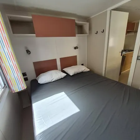 Mobilhome 6 Personnes Domaine De La Yole Campingplads